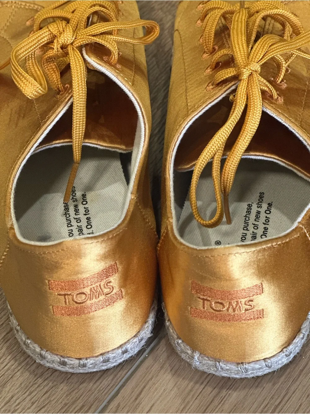 TOMS Lena sunflower gold Satin Lace-Up Espadrille Sneakers eclectic 7.5